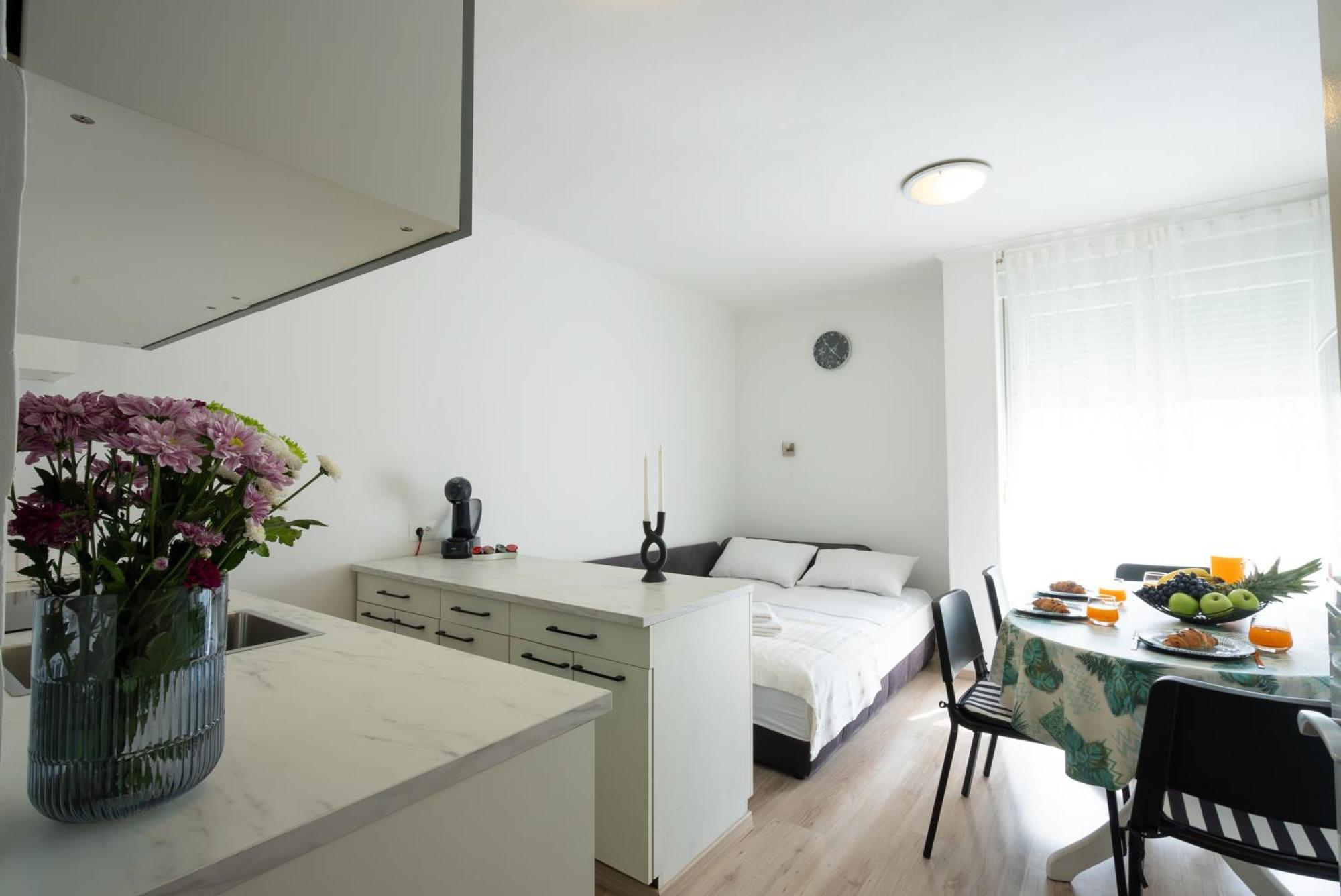 Adventure Apartment 75M2 Close To The Center Split Exterior foto
